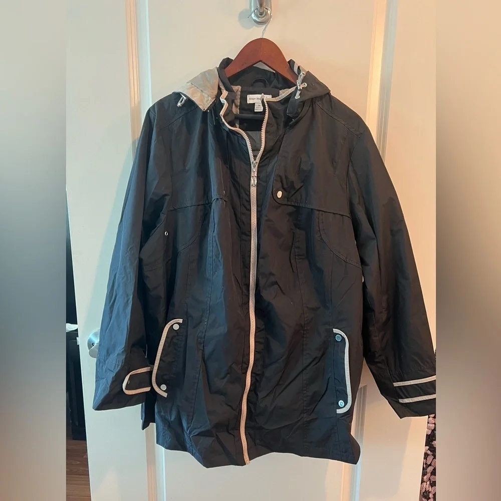 Susan Graver Black and Cream Jacket